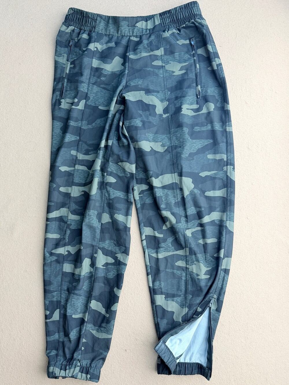Old Navy Active Woodland Camo Mid-Rise StretchTech cargo pants joggers small 26W